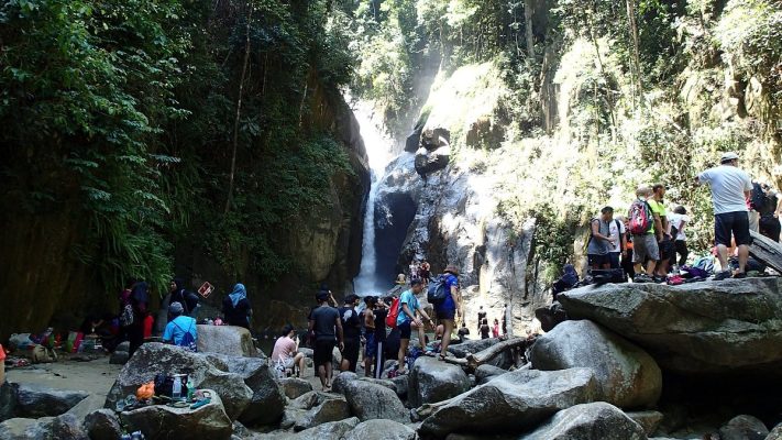 Trải Nghiệm Trượt Thác Tại Sungai Chiling, Malaysia: Đánh Giá Chi Tiết và Kinh Nghiệm Điểm Đến